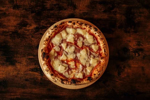 hawaiian pizza ham pineapple sweet tangy